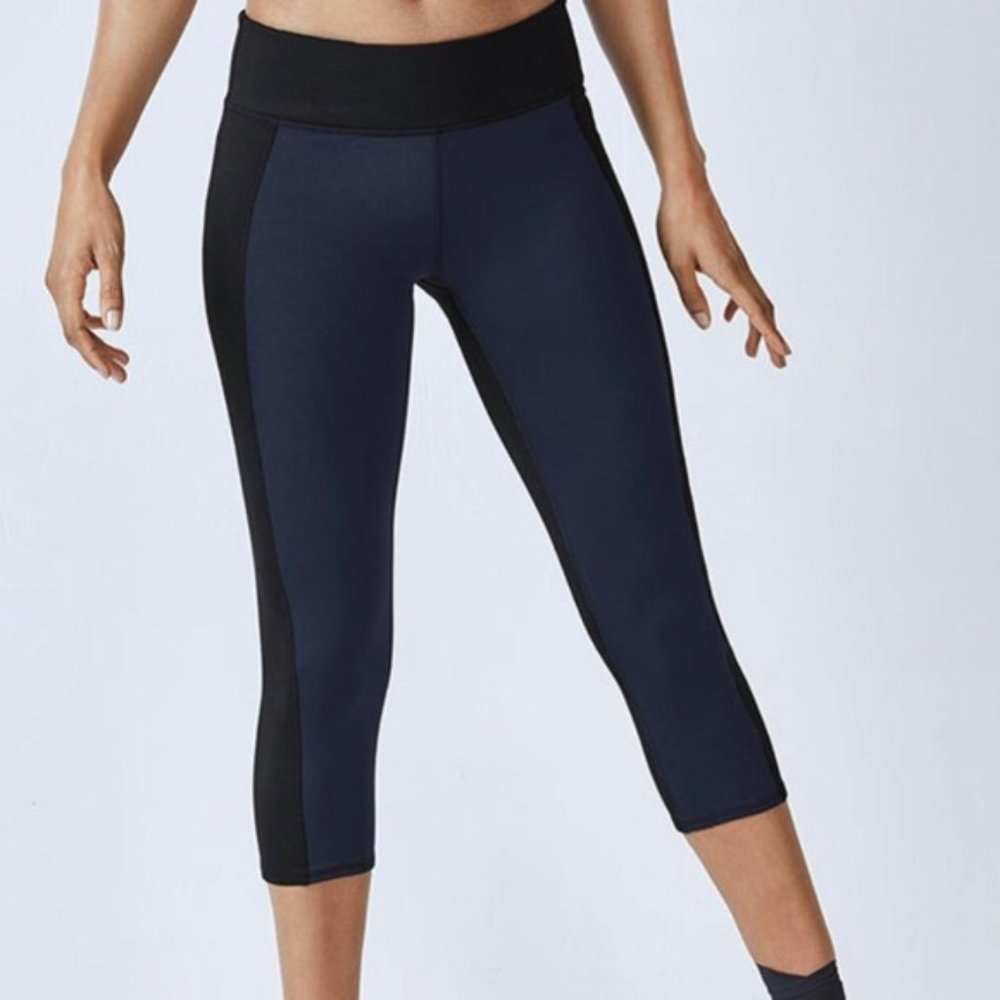 Fabletics Roberta Contrast Compression Capri - image 3